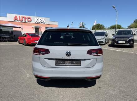 Volkswagen - Passat