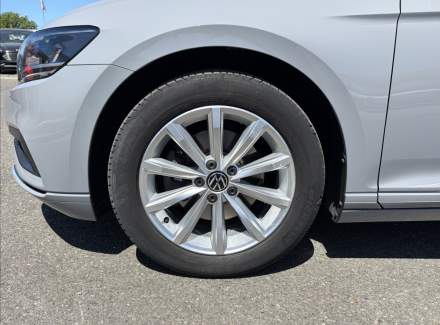 Volkswagen - Passat
