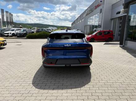 Kia - K4