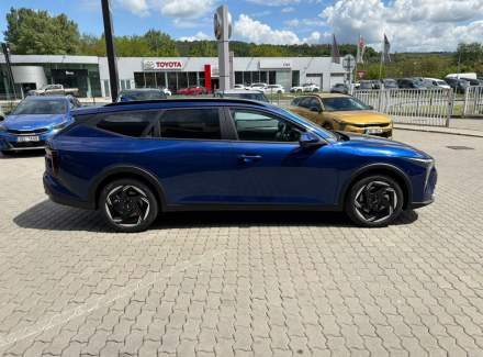 Kia - K4