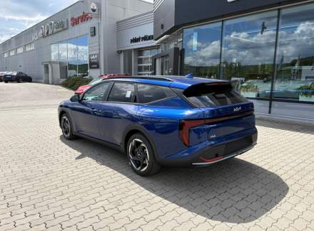 Kia - K4