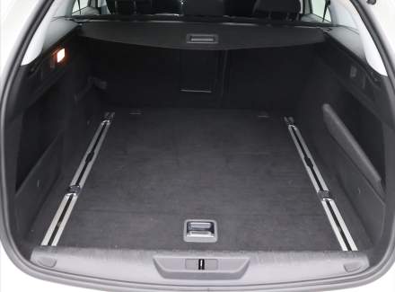 Peugeot - 308