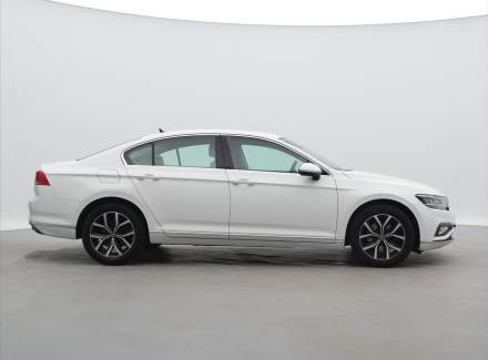 Volkswagen - Passat