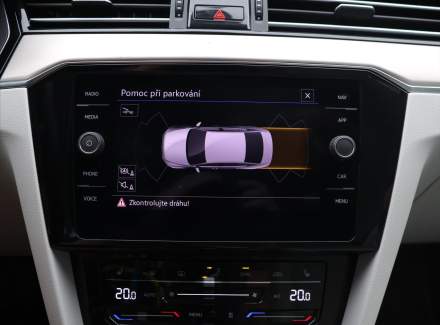 Volkswagen - Passat