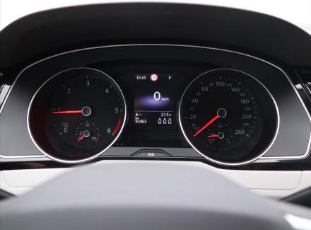 Volkswagen - Passat