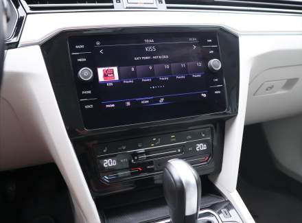 Volkswagen - Passat
