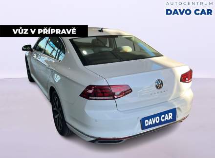 Volkswagen - Passat