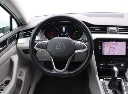 Volkswagen - Passat