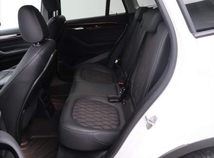 BMW - X1