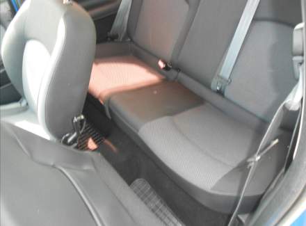 Peugeot - 206