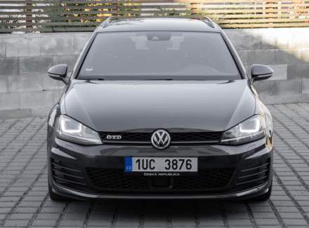Volkswagen - Golf