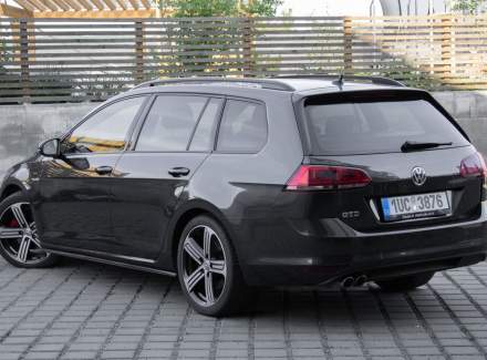 Volkswagen - Golf