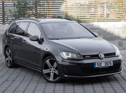 Volkswagen - Golf