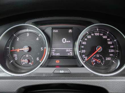 Volkswagen - Golf