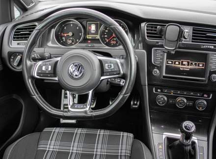 Volkswagen - Golf