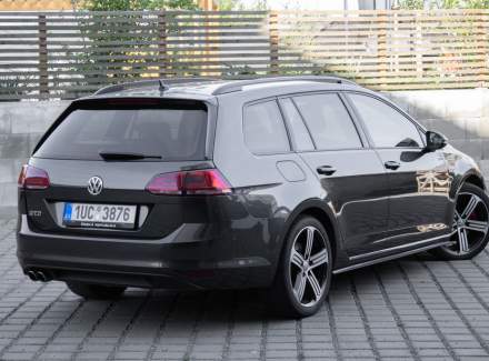 Volkswagen - Golf