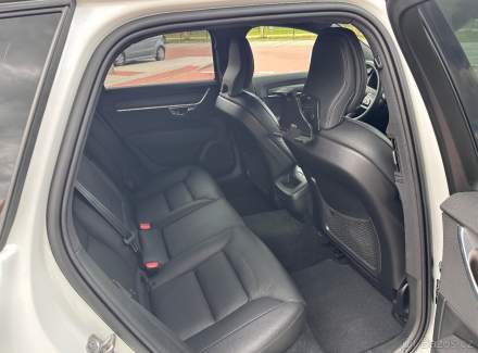 Volvo - V90