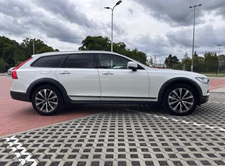 Volvo - V90