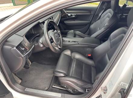 Volvo - V90