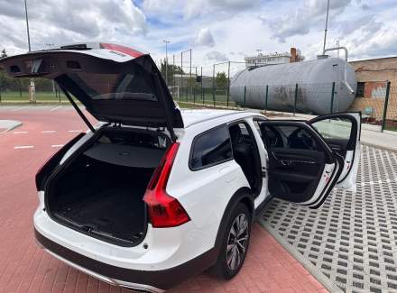 Volvo - V90