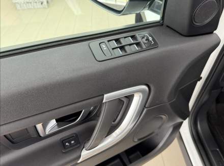 Land Rover - Discovery Sport
