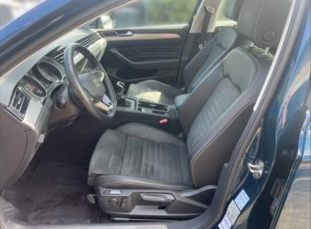 Volkswagen - Passat