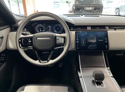 Land Rover - Range Rover Velar
