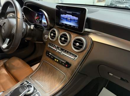 Mercedes-Benz - GLC