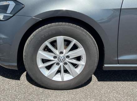 Volkswagen - Golf
