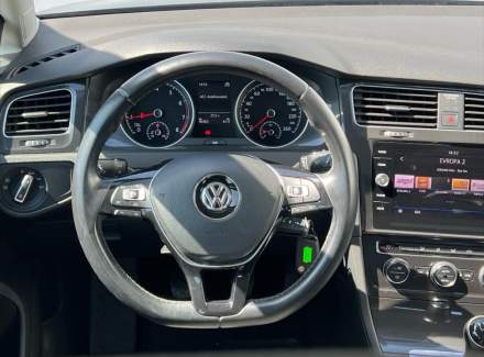Volkswagen - Golf