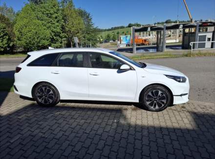 Kia - Cee'd