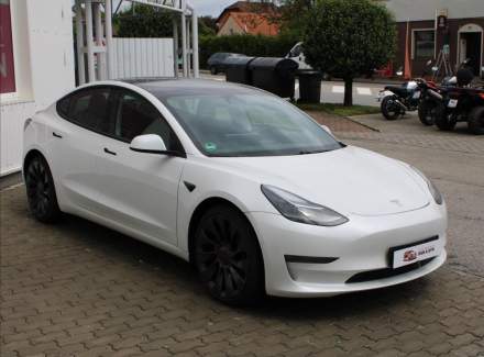 Tesla - Model 3