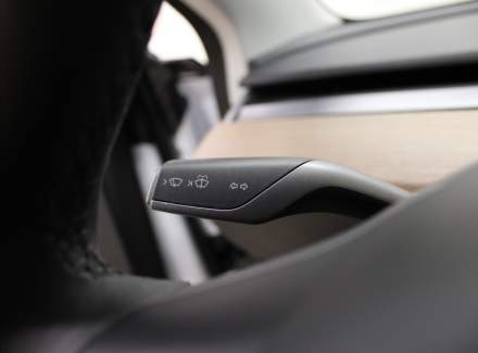 Tesla - Model 3