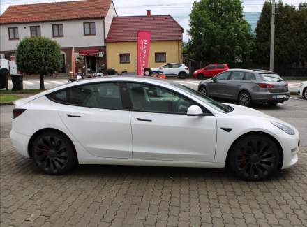 Tesla - Model 3