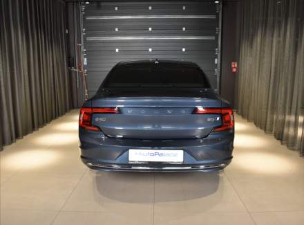 Volvo - S90