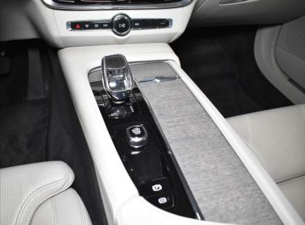 Volvo - S90