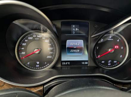 Mercedes-Benz - V-class