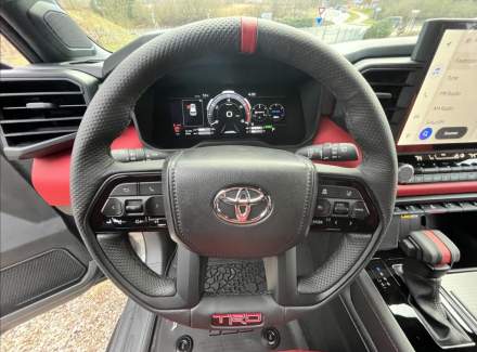 Toyota - Sequoia