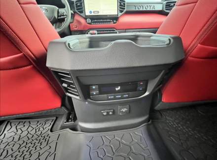 Toyota - Sequoia