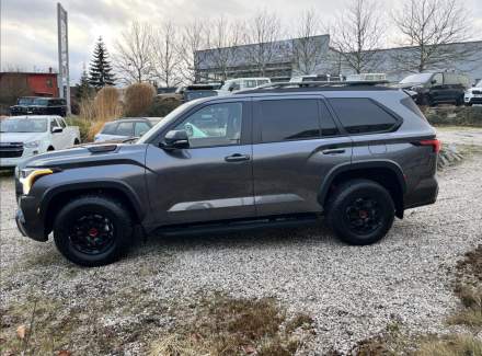Toyota - Sequoia