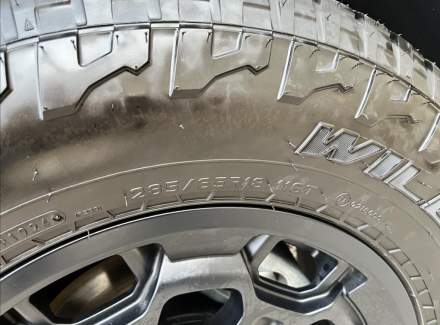 Toyota - Sequoia