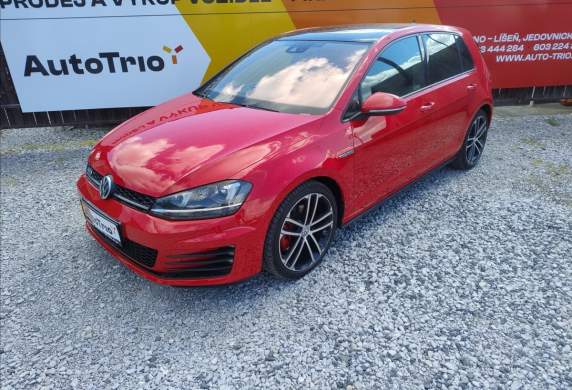 Volkswagen - Golf
