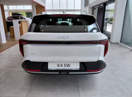 Kia - K4