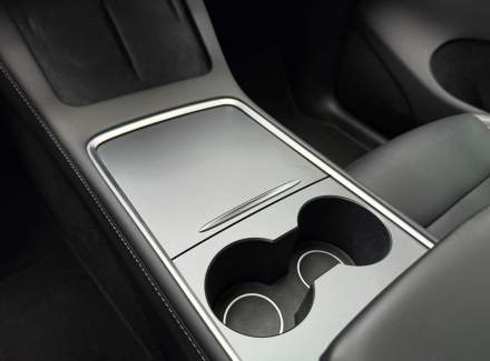 Tesla - Model Y
