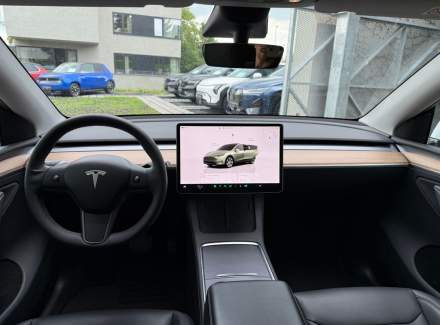 Tesla - Model Y