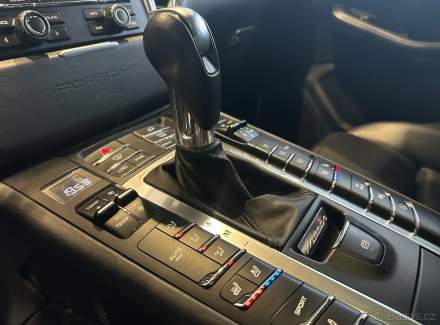 Porsche - Macan