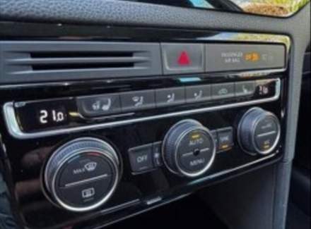 Volkswagen - Golf