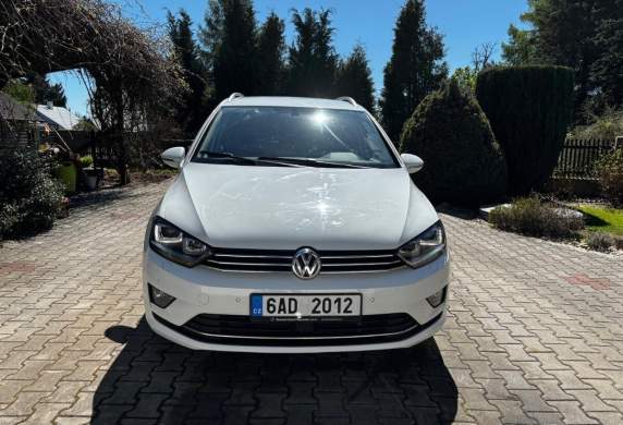 Volkswagen - Golf