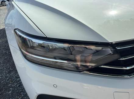 Volkswagen - Passat