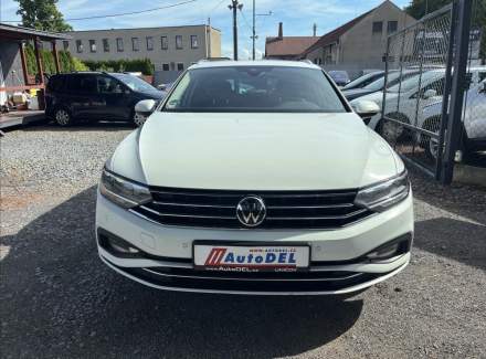 Volkswagen - Passat